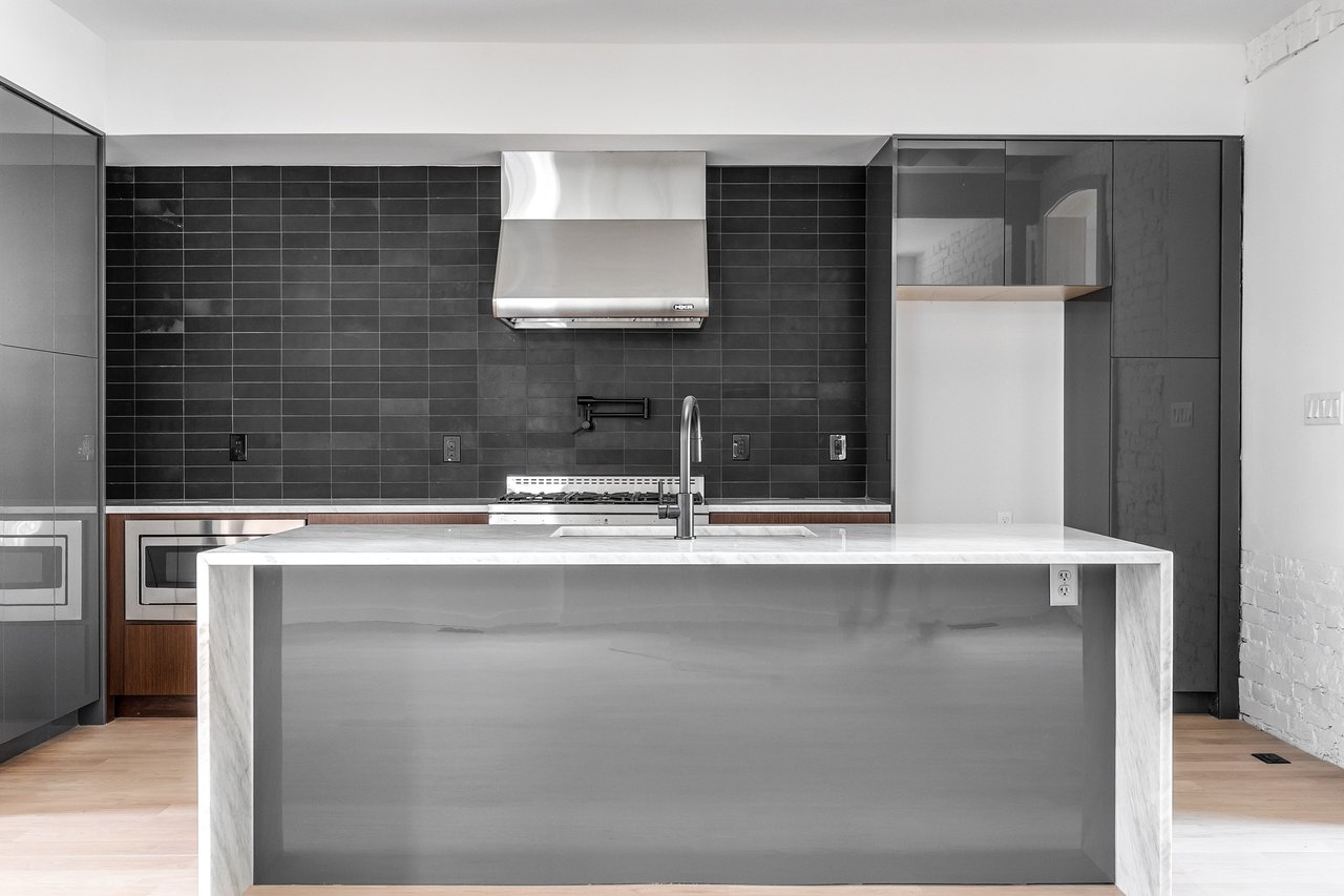 4 N Robinson (Fan House)