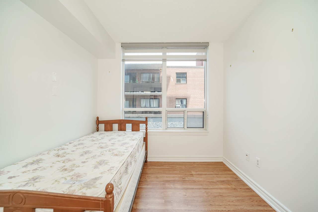 2772 Keele St 303