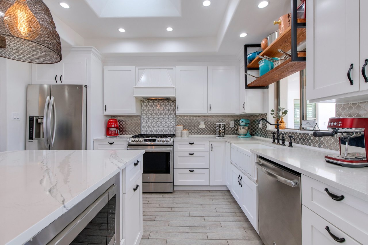 8043 E Clarendon Ave