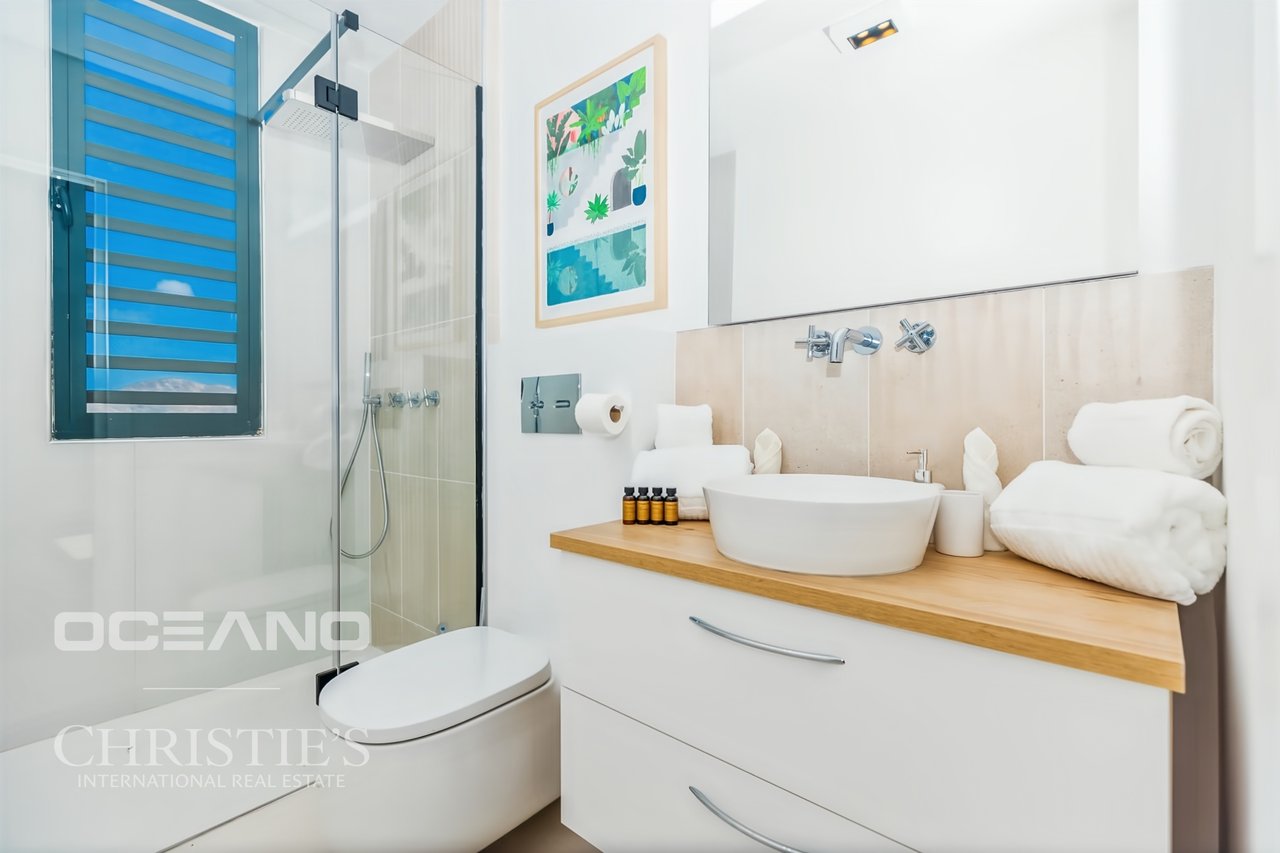 Modern Villa  - Hope Hill