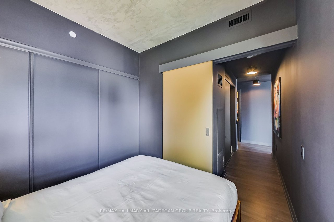 88 Blue Jays Way #1908