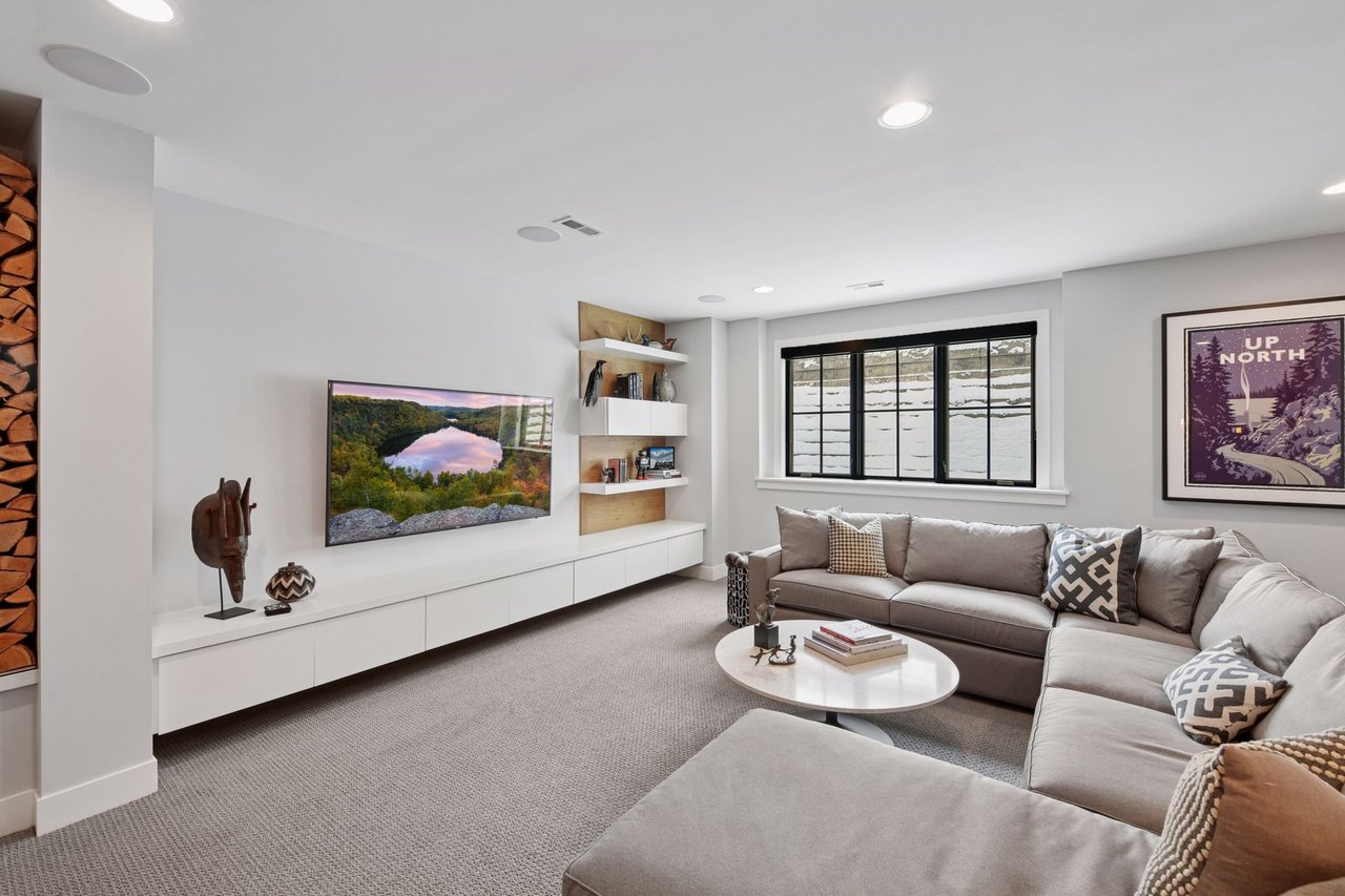 630 Gardner Street E, Wayzata