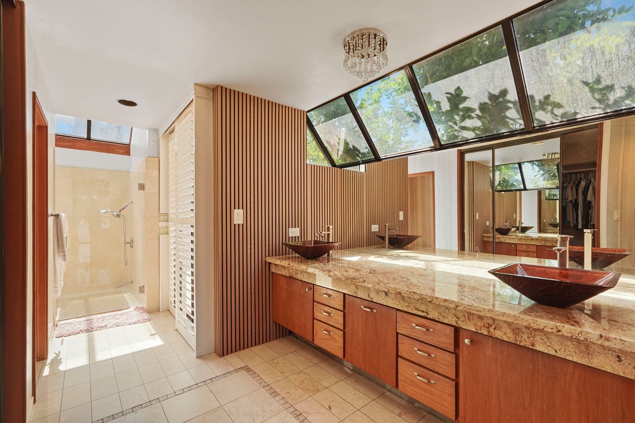 3845 Peninsula Ct