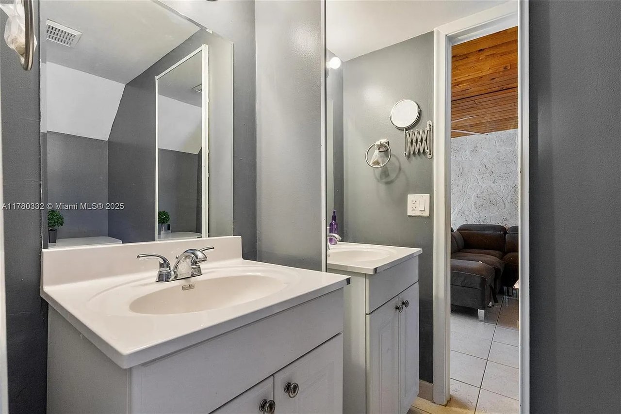3200 NW 5th Ter Apt 33