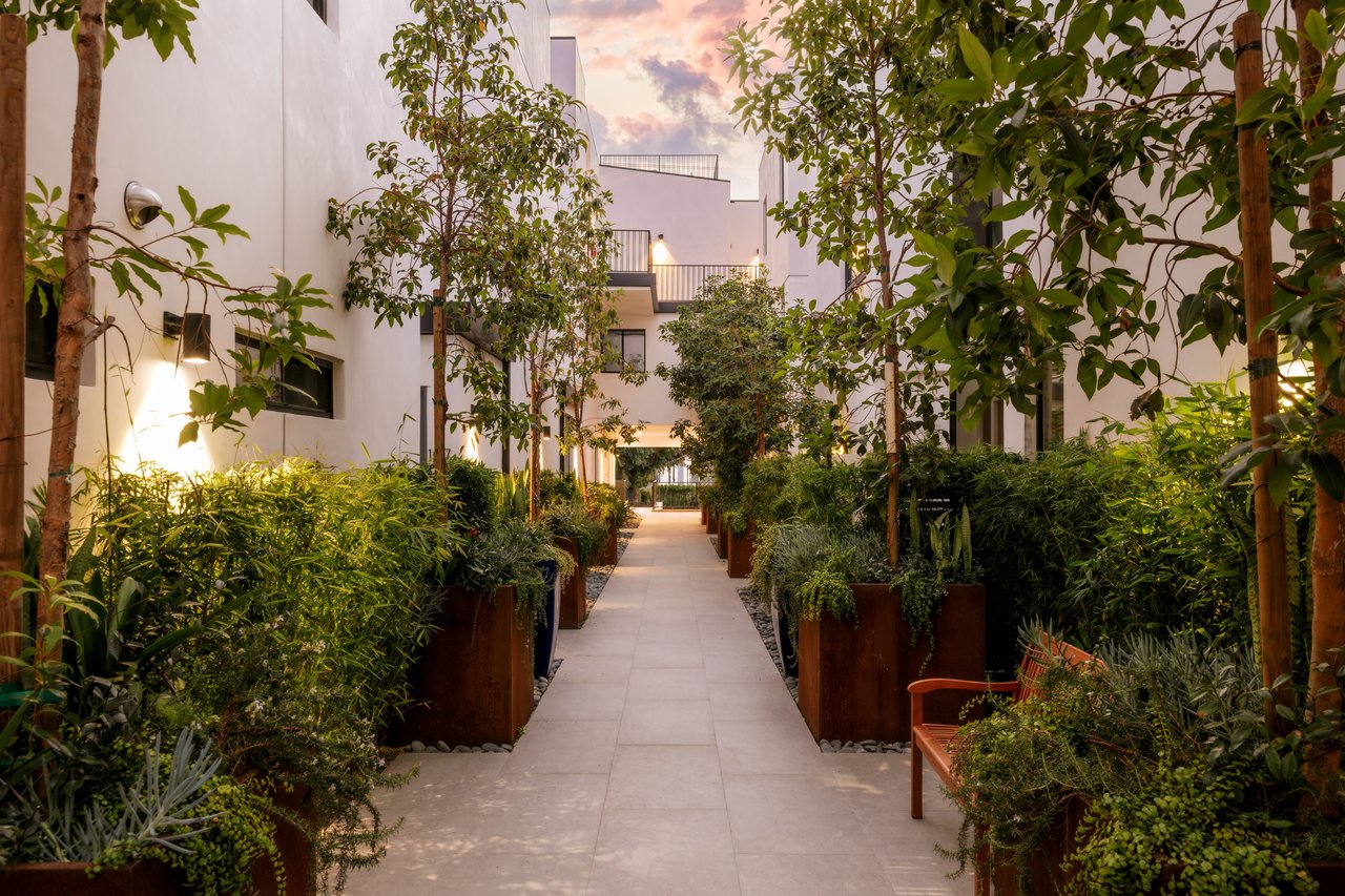 2919 Waverly Unit: 101