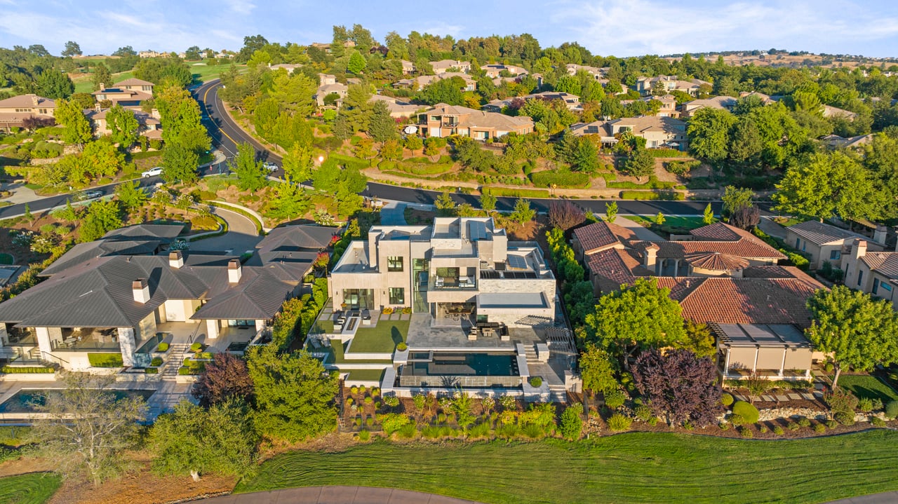 4573 Greenview Drive