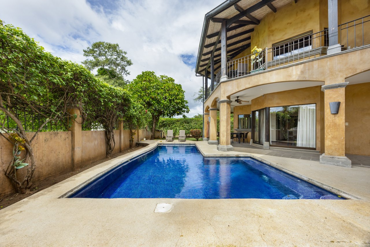 Casa de Vida, Altos de Flamingo | Mediterranean-Style Villa with Pool & Guest House Near Playa Flamingo