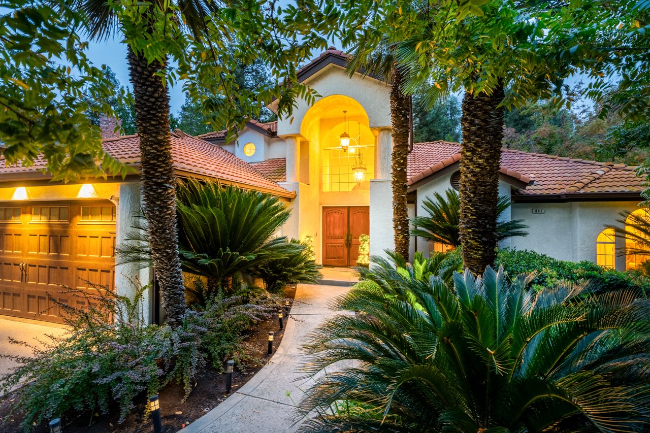 841 E Country View Circle