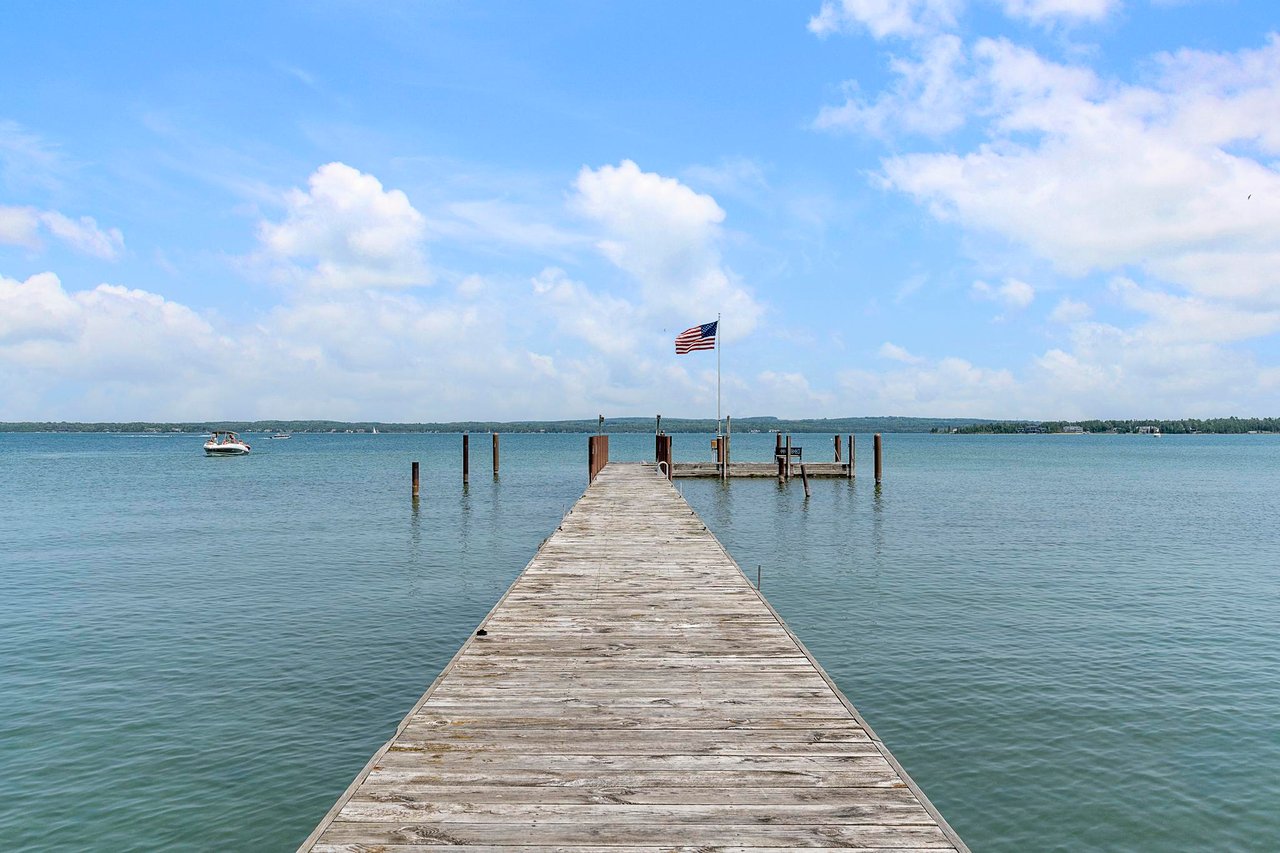 M-66 N, Lake Charlevoix