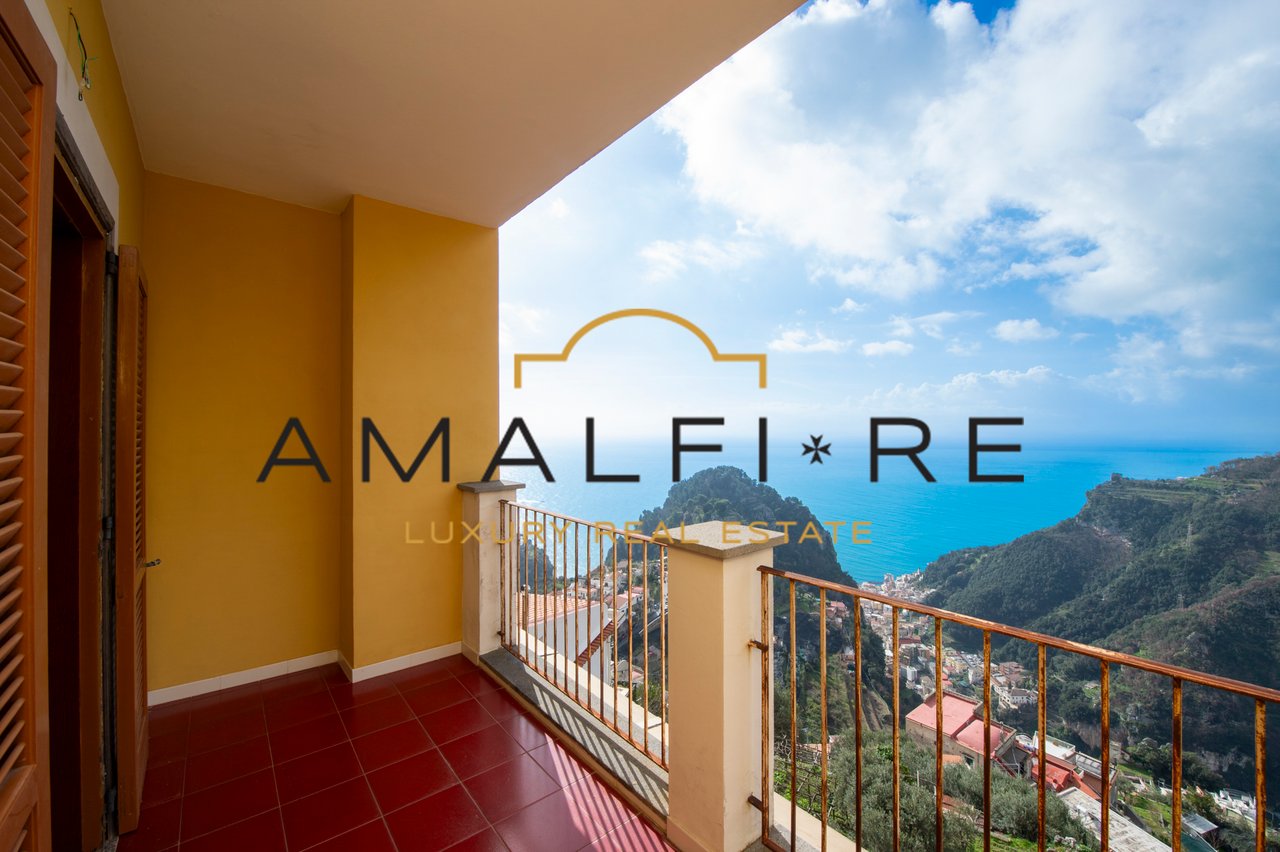 Villa With Garden and Two Outbuildings to Renovate in Minuta Di Scala