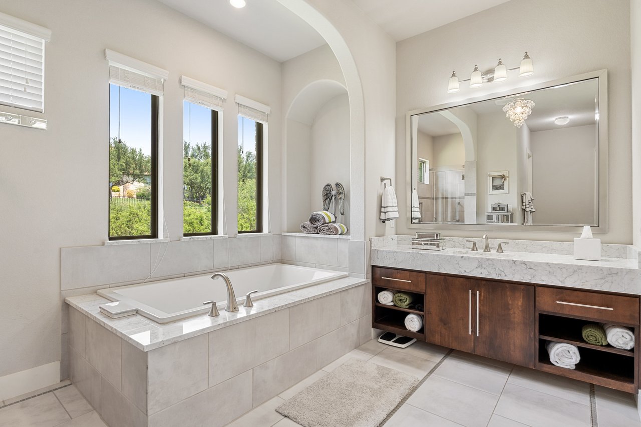 Modern Transitional Luxury Home in Gated Bluffs of Steiner Ranch | Lake Austin Access + Hill Country Views | $1.9MM