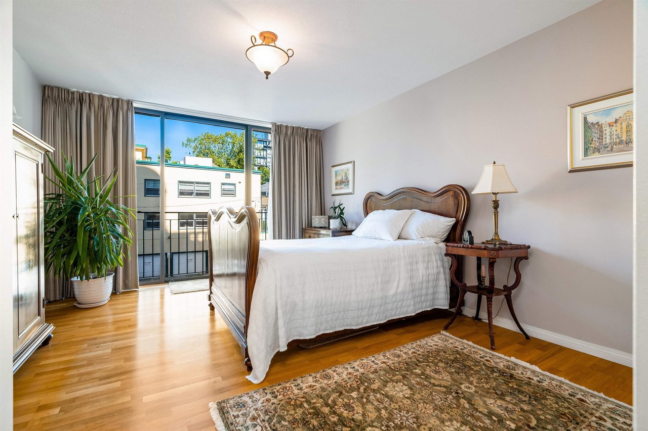 1575 Beach Ave, #303