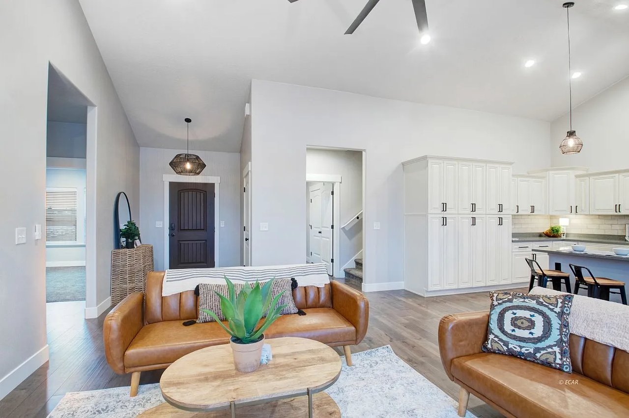 272 Lakeport Dr