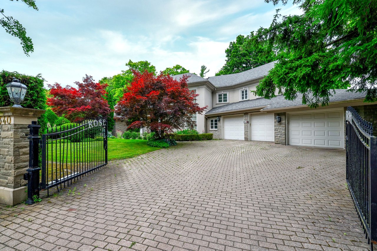 Prestigious Riverview Drive