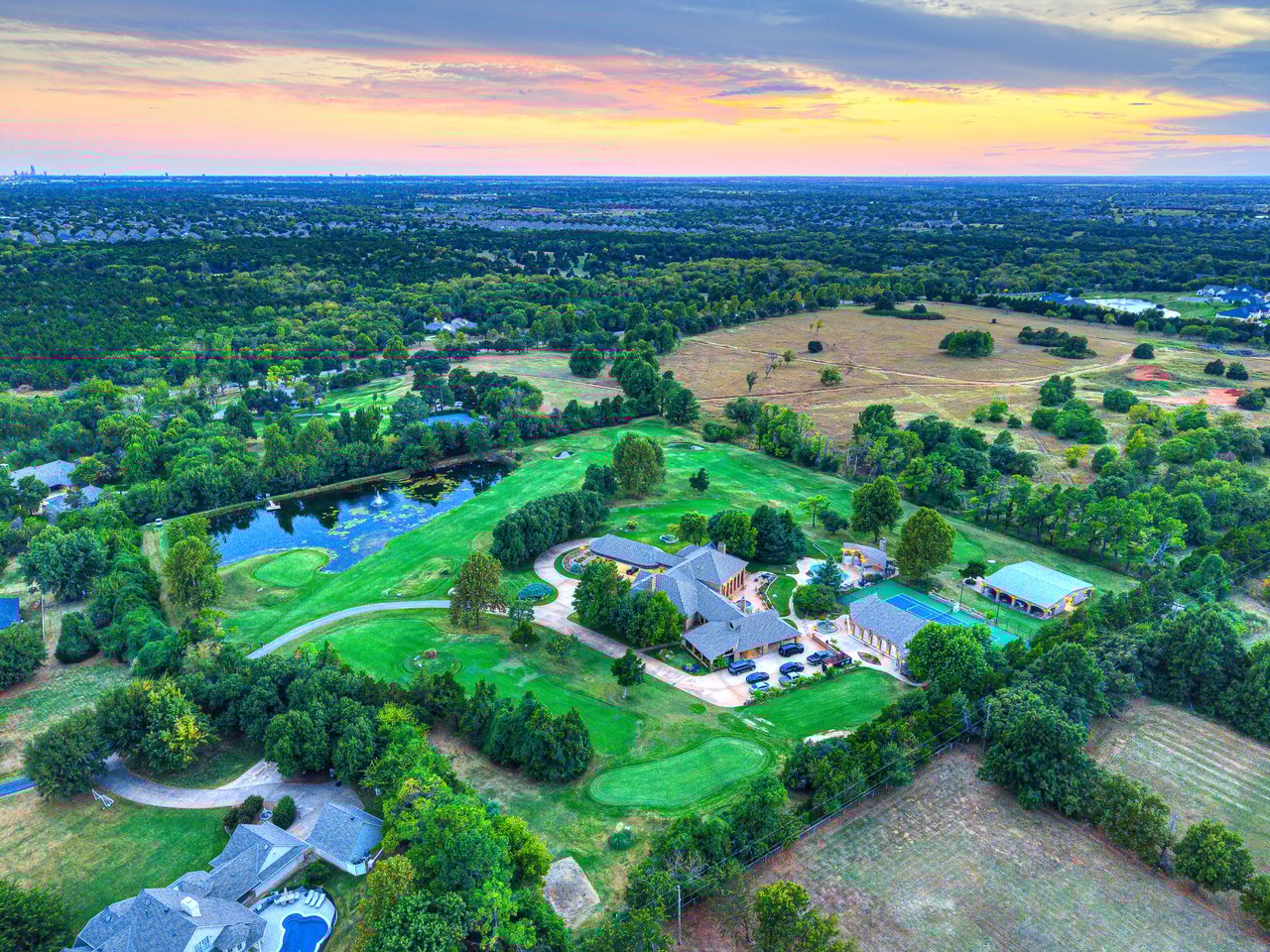 Private 18-Hole Golf Course Estate with Pickleball Court – A Once-in-a-Lifetime Opportunity in Edmond, Oklahoma - Wyatt Poindexter - The Agency OKC 