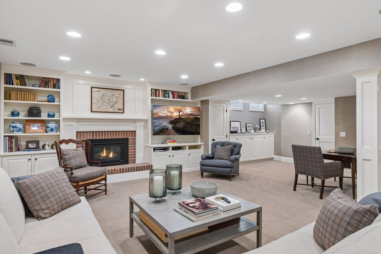 235 Hollander Road, Wayzata