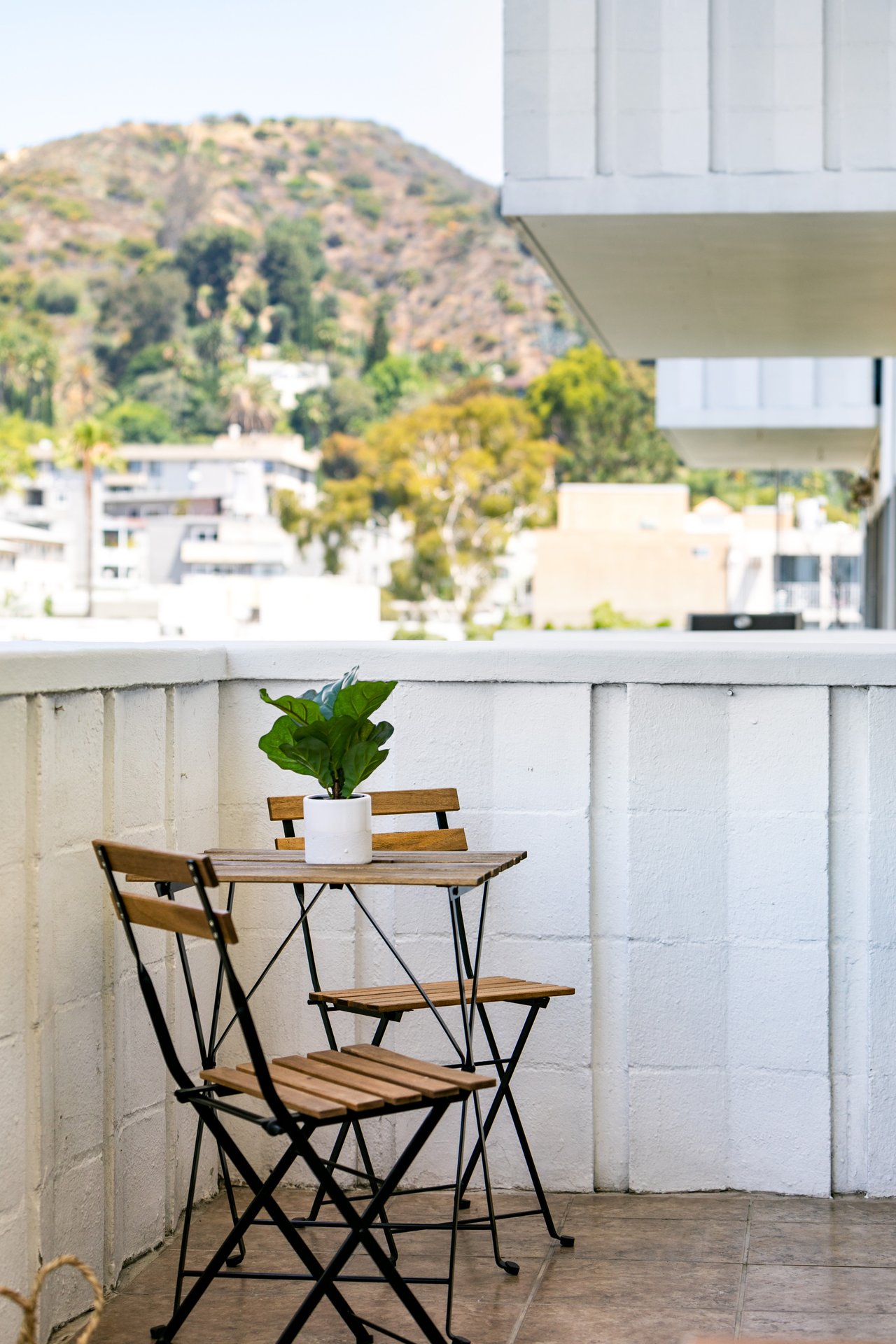 Light & Bright Condo Nestled in the Heart of Hollywood