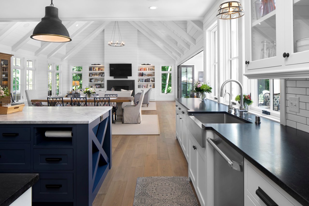 4693 Vine Hill Road | Deephaven