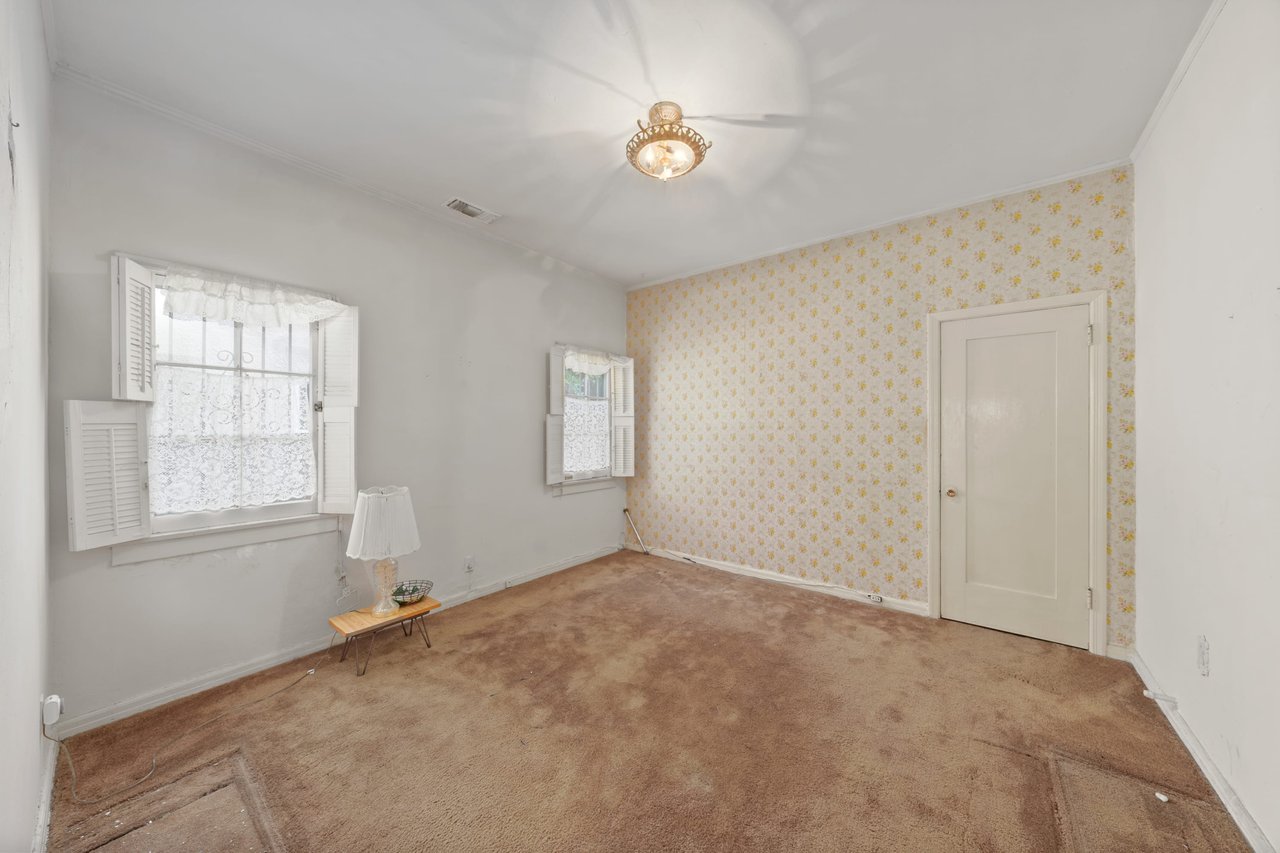 361 S Bundy Dr