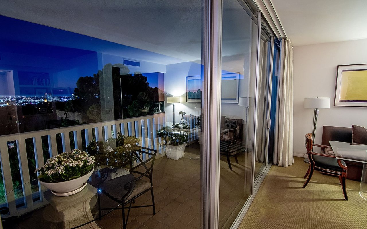 9255 Doheny Rd, #804