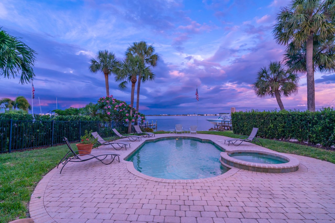 Prestigious Address in Lido Shores