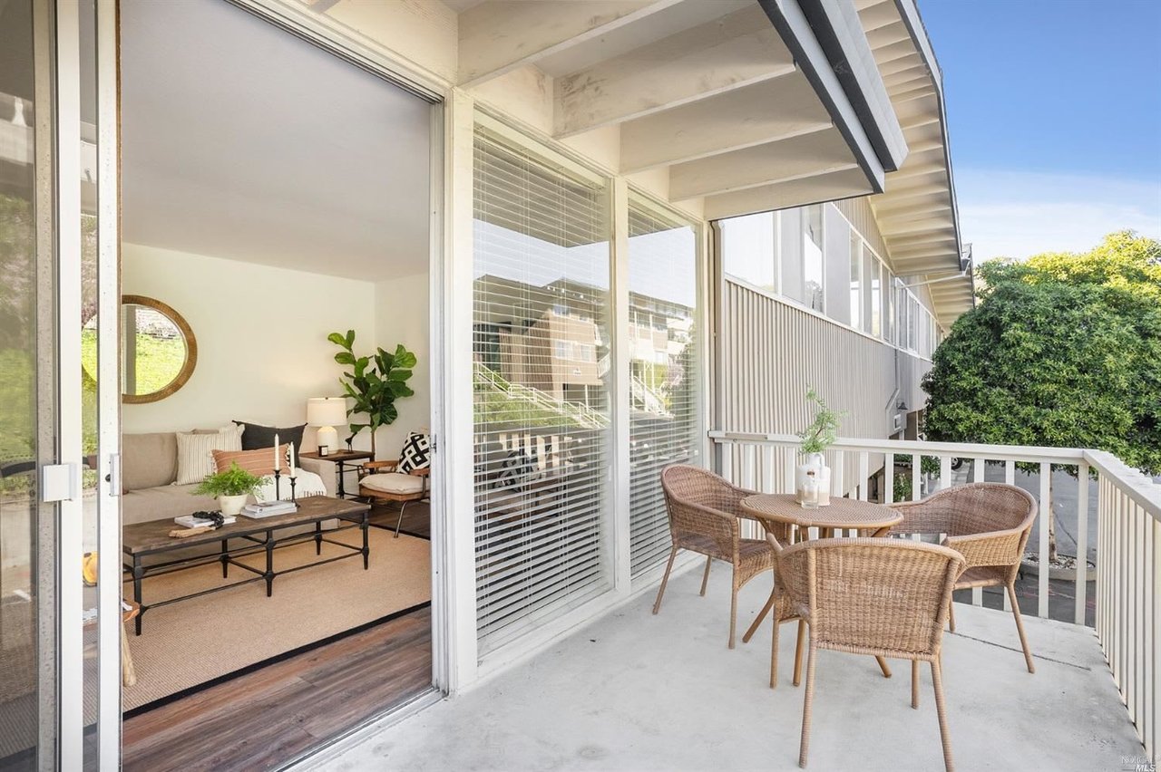 Charming Tiburon Condo