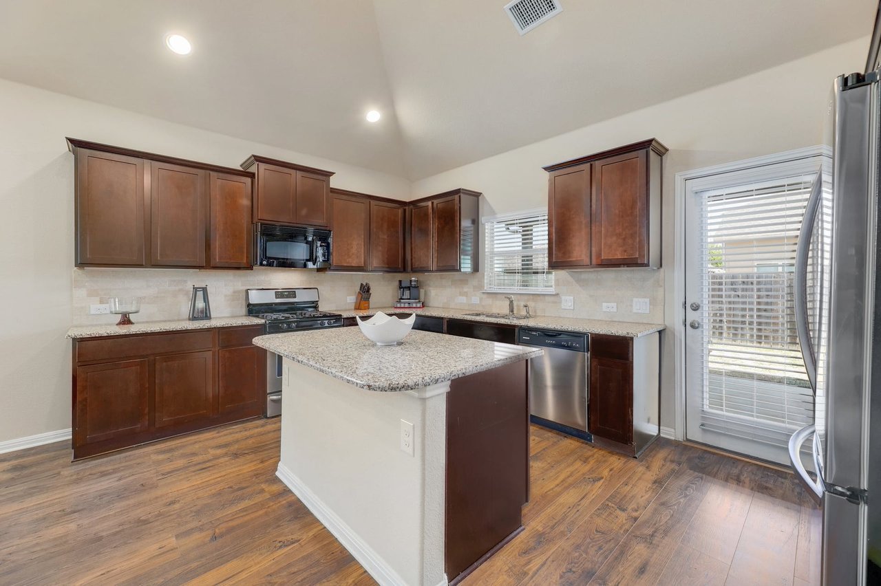 141 Serrano St, Georgetown, Texas 78628