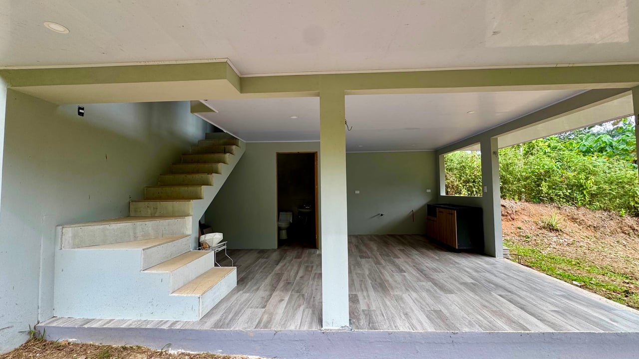 Investment Opportunity in Playa Hermosa – Fixer-Upper with Great Potential!