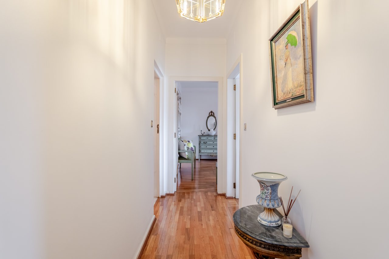 Rustic Four-Bedroom House with Private Land in Folhadela, Vila Real