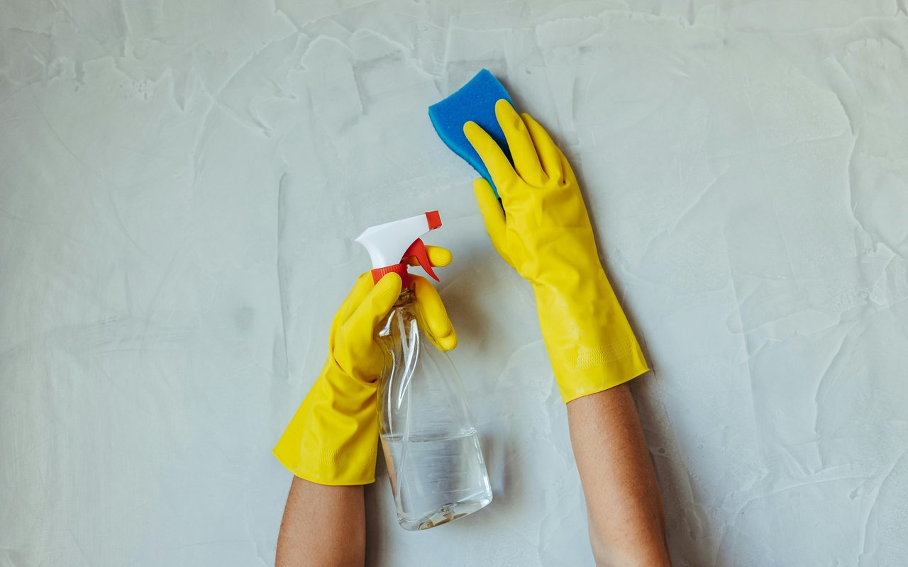 5 Cleaning Habits You Need To Break for Better Housekeeping