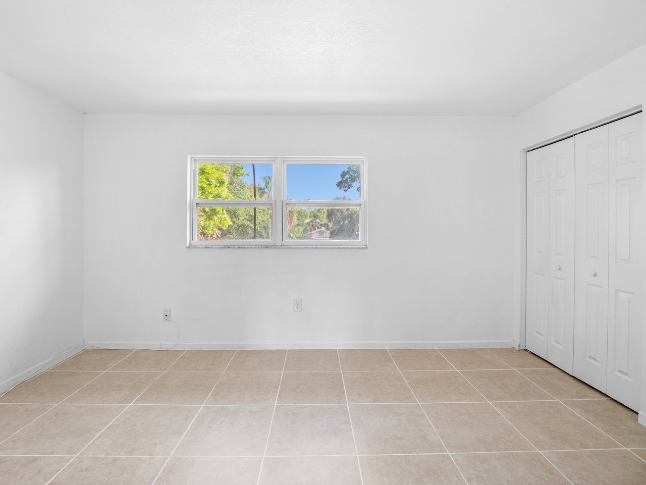 85,87,89 NW Irwin Ave