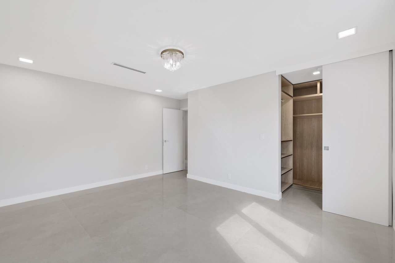 229 SE 3RD