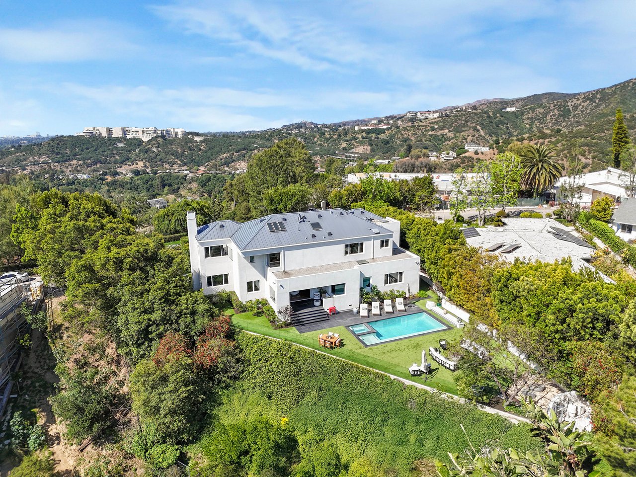 1116 Linda Flora Drive