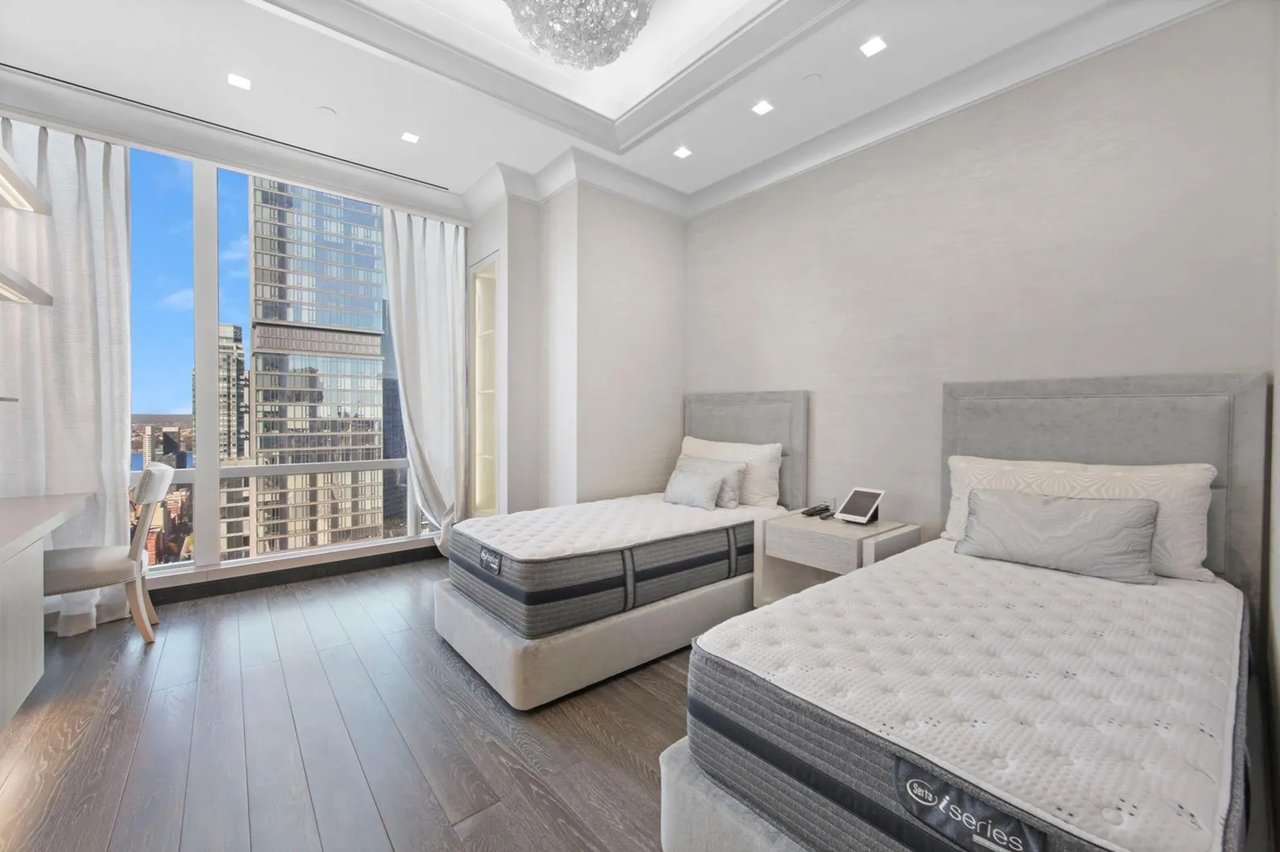 157 West 57th Street Unit: 47B