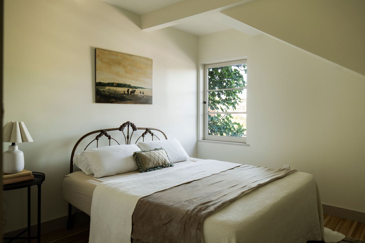 Vacant Trophy Silverlake Triplex With Reservoir Views