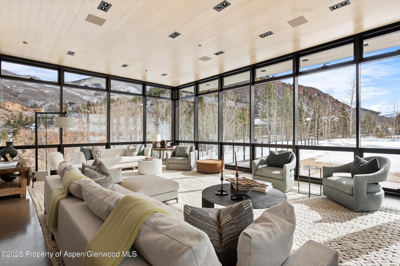 276 Coach Road