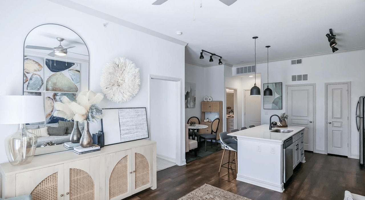 Apply today and enjoy 8 weeks free PLUS an additional $1500 Look & Lease Special