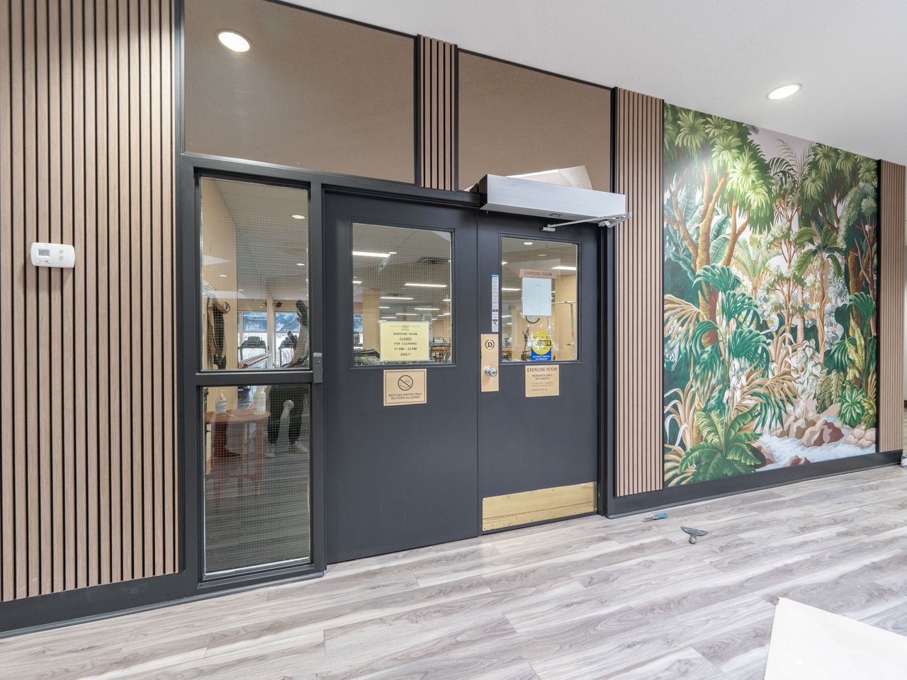 30 Harding Boulevard W, 404