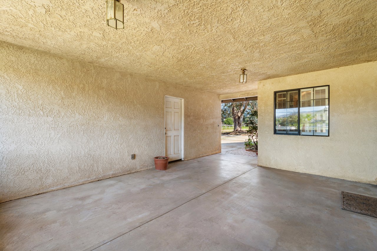 20425 Avenida Castilla