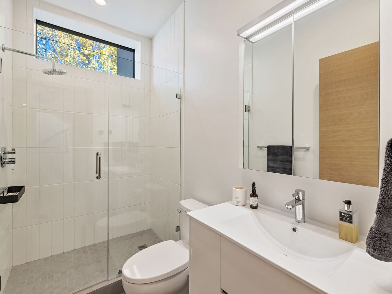 4380 June Point, Avon