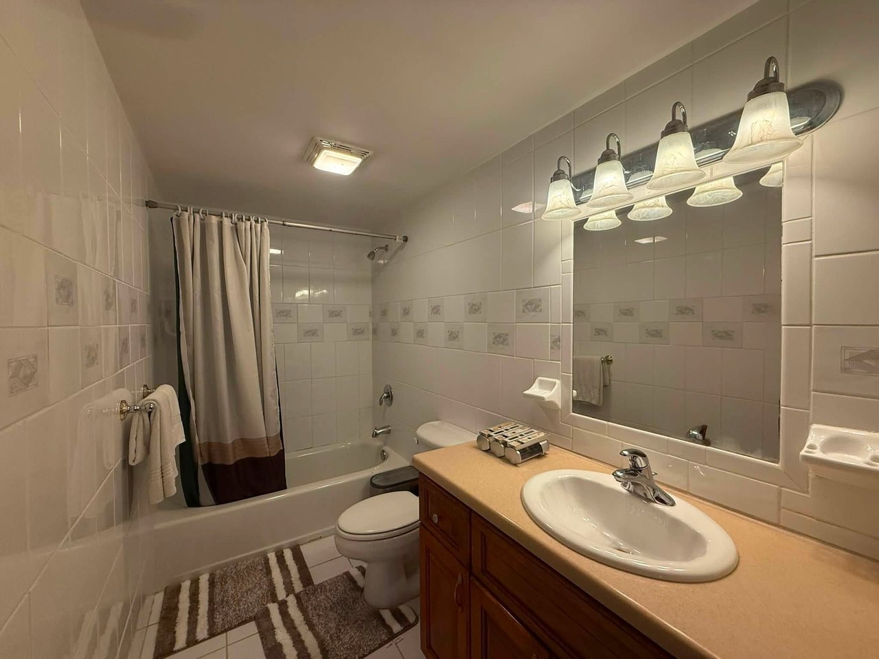 1152 Mount Healthy 3 Bedroom Apartment