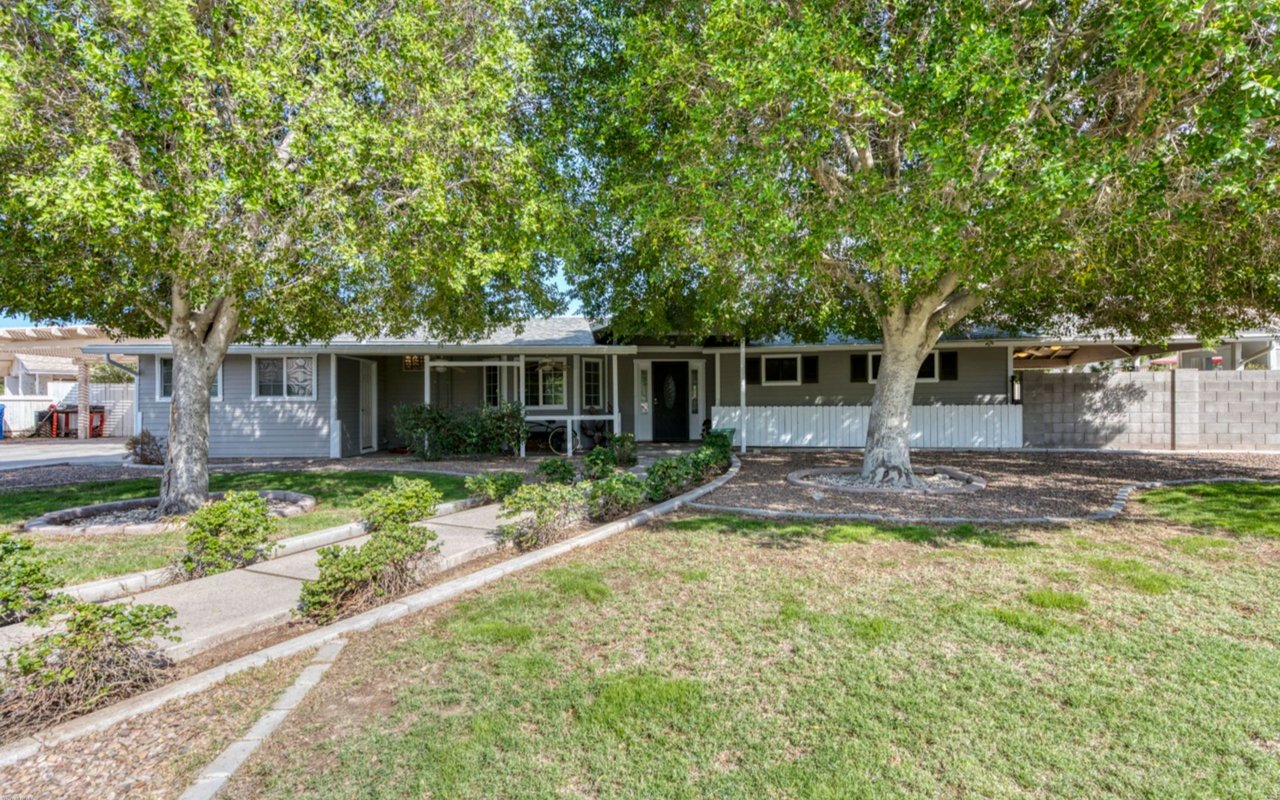 Beautiful Classic Ranch Style Home for Sale in North Central Home Phoenix | 8125 N 10th Place