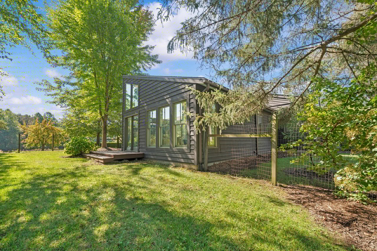 2408 E 800 N, La Porte, IN 46350