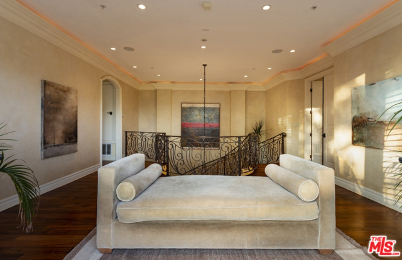 2636 La Cuesta Dr