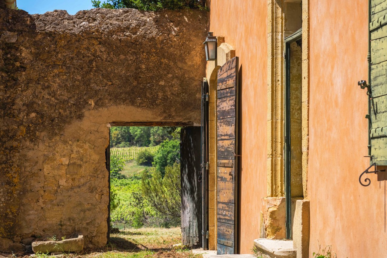 Farming estate and its 19th cenutry Bastide