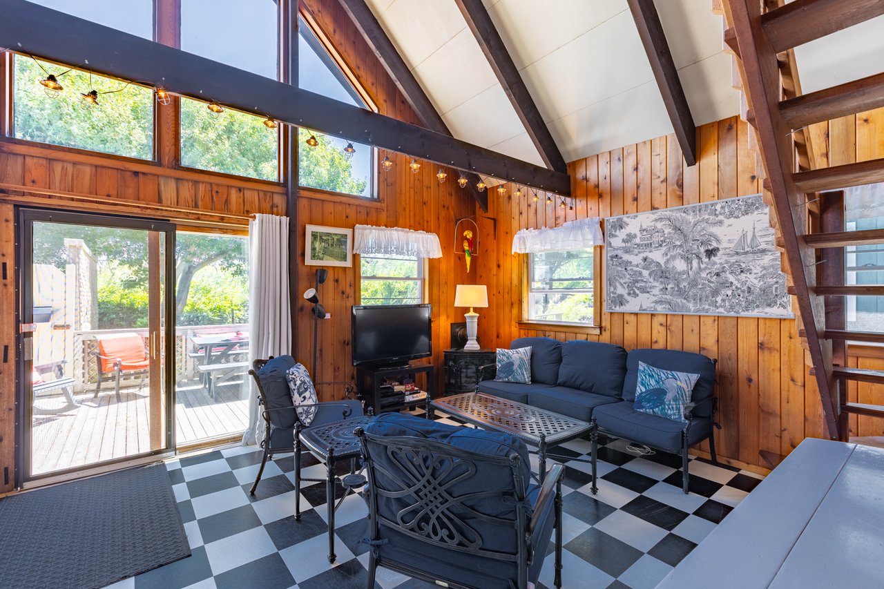 89 Pine Walk