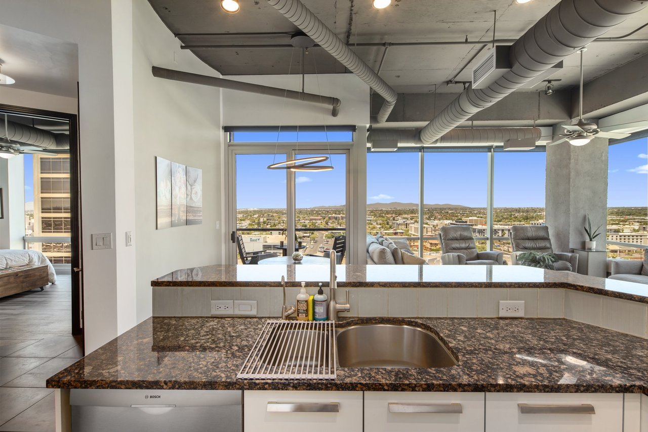 1 E Lexington Avenue 1209