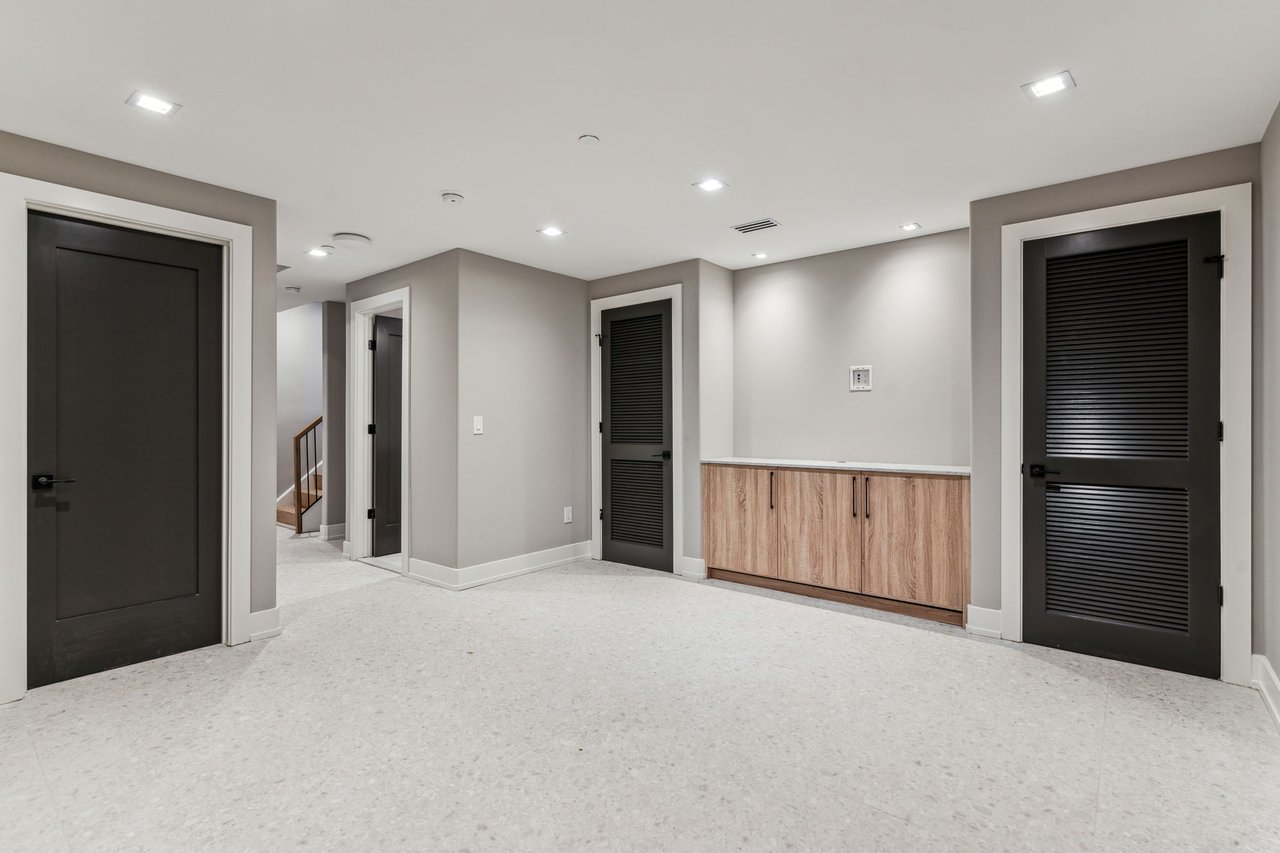 342 S Hicks St, Philadelphia, PA 19102