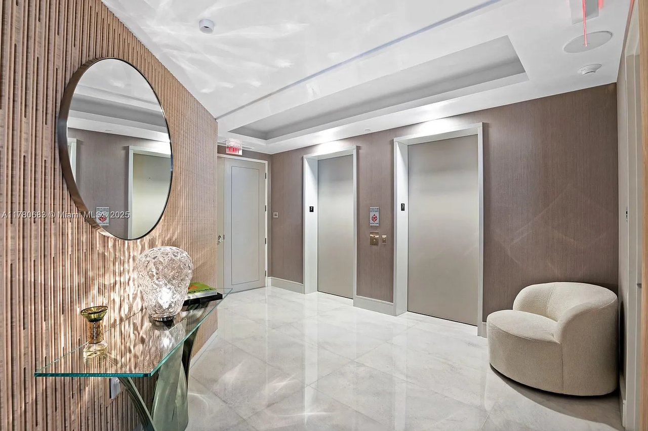 17975 Collins Ave #N701