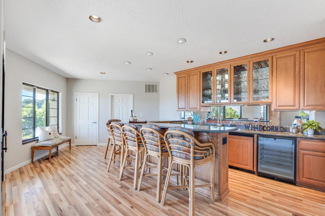 15681 Montebello Rd